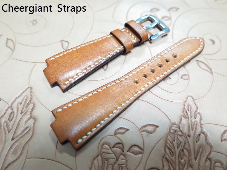 Oris notch style padded tan vintage leaher strap, 26(12)x16mm,75x115mm, thick 5.5mm taper to 2.6mm, white stitching.02.JPG