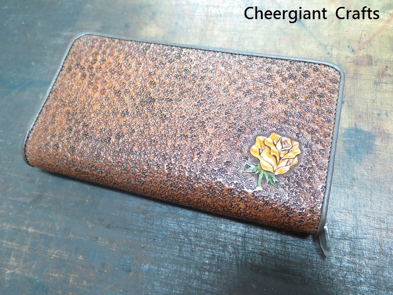 玫瑰圖案外拉鍊長皮夾手拿包. Hand carved rose pattern zipper long wallet clutch bag. 03 .JPG