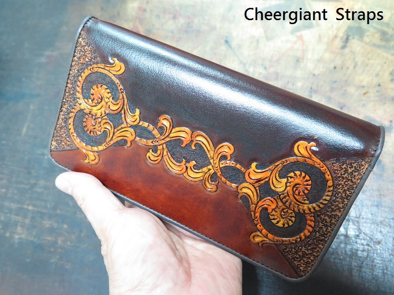 唐草圖案外拉鍊長皮夾手拿包. Hand carved pattern zipper long wallet clutch bag. 02 .JPG