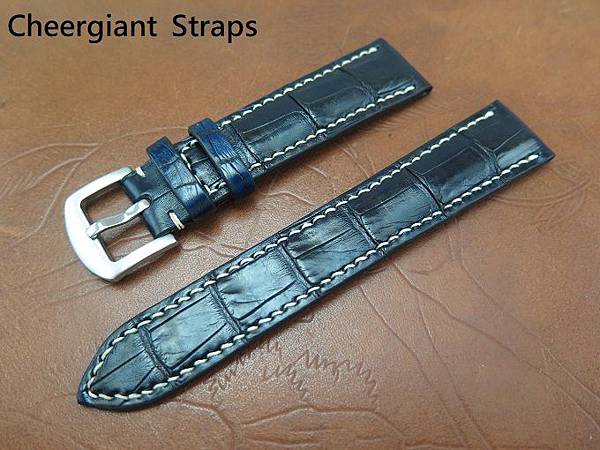 Breitling padded navy blue crocodile strap,20x18mm, 75x120mm, thick 5.5mm taper to 2.8mm,cream stitching.04.JPG