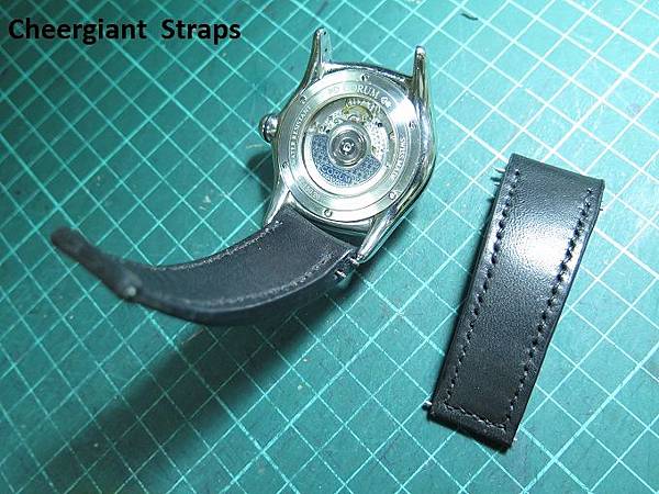 Corum Bubble dual spring bars black leather strap,23.9x19.9mm,72x72mm, thick 6.5mm taper to 2.8mm.02.JPG