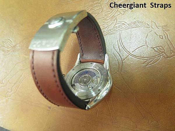 Corum Bubble dual spring bars brown leather strap,23.9x19.9mm,72x72mm, thick 6.5mm taper to 2.8mm.06.JPG