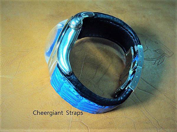 Corum navy blue croco strap, 24x20mm, 70x70mm, thick 7.0mm taper to 3.0mm, match stitch. 11.JPG