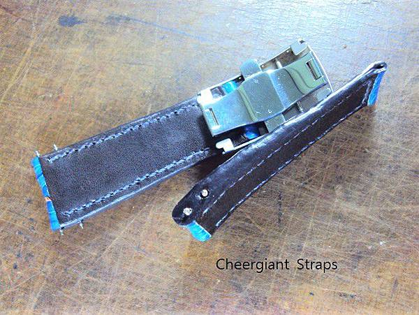 Corum navy blue croco strap, 反折皮2.5mm, 孔距4.8mm.  06.JPG