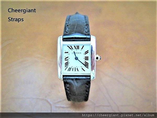 Cartier tank padded black crocodile strap, 15x14mm, 65x105mm. A05