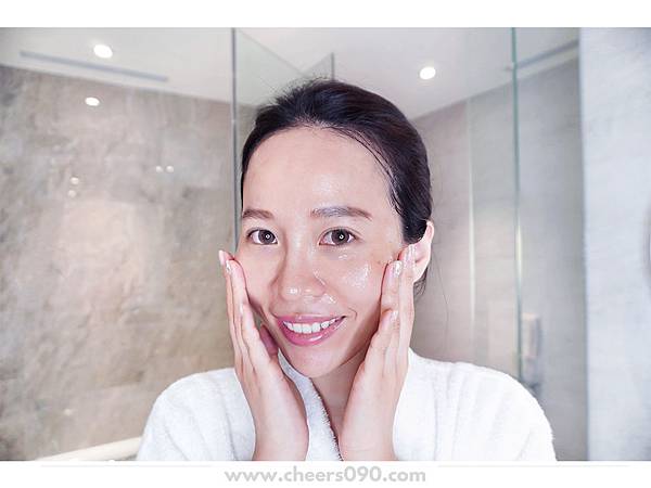 晒后镇定肌研美白淡斑凝露27.jpg
