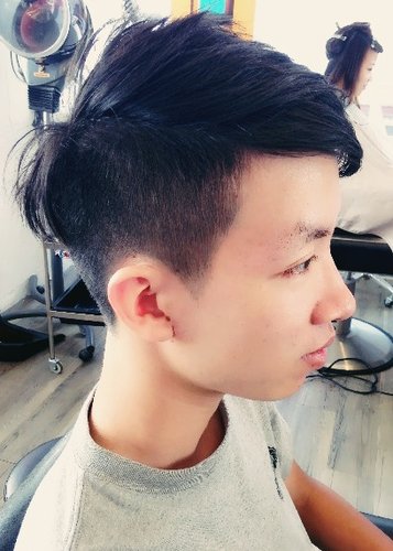台北東區Rainbow Hair 設計師Cheetah作品----流行時尚潮男東區髮型，東區剪髮，男生短髮，熟男髮型，復古油頭風