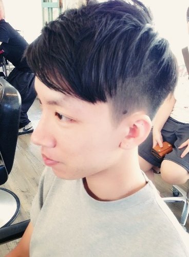 台北東區Rainbow Hair 設計師Cheetah作品----流行時尚潮男東區髮型，東區剪髮，男生短髮，熟男髮型，復古油頭風