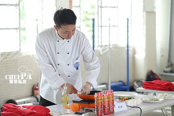 武功國小創意雙十蛋包飯歡度國慶