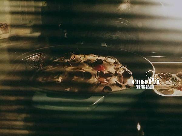 親子手作烘培的『迷迭香佛卡夏』  親子手作烘培的『迷迭香佛卡夏』