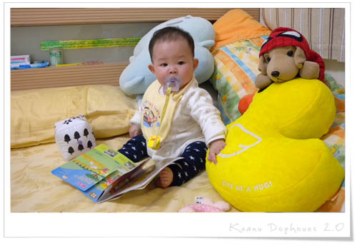 看書01.jpg 看書01.jpg