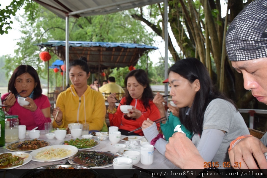 陽朔遇龍河竹筏漂流~湘桂之旅