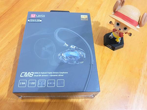 [耳機開箱]UiiSii CM8一圈兩鐵 千元MMCX可換線耳機 開箱評測