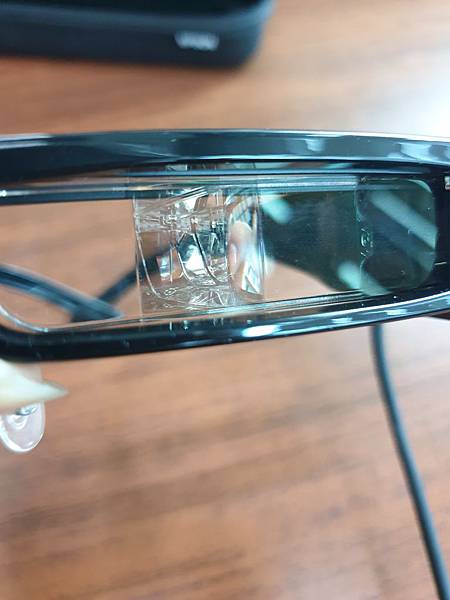 智慧升級！Epson Moverio BT-30C 次視代智慧眼鏡為你帶來神奇新視界，享受80吋大螢幕樂趣~~~