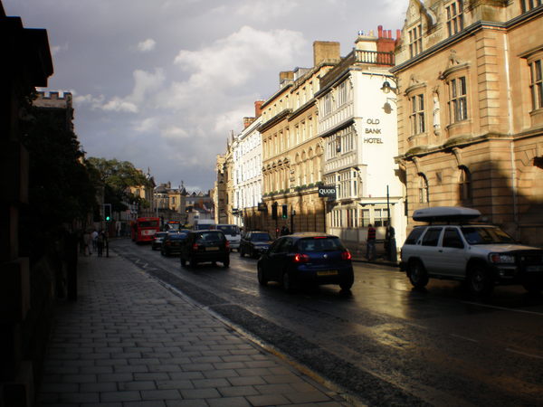 牛津小城可愛的午後街頭