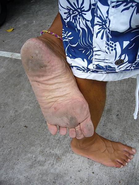 我是不穿鞋的赤腳車小斌