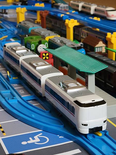 Plarail, JR西日本287系特急電車