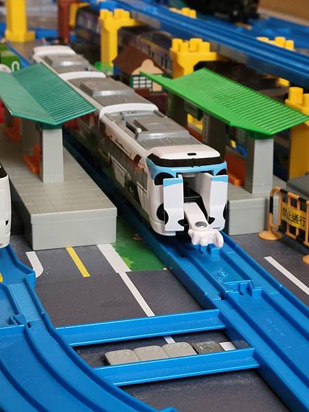 Plarail, JR西日本 287系熊貓黑潮號 特別連結樣式 Plarail, JR西日本 287系熊貓黑潮號 特別連結樣式