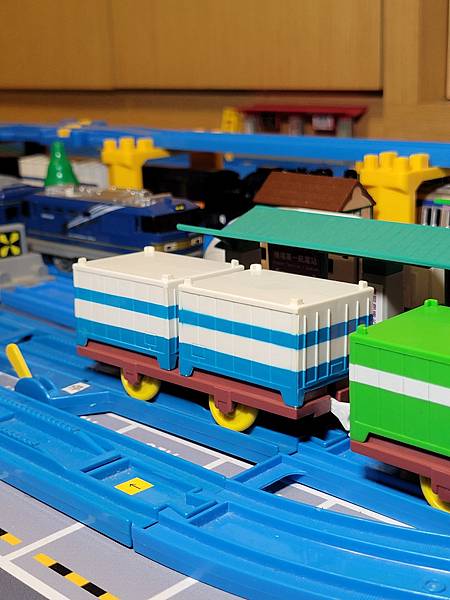 EF15套組,Tomy在2001年發售的產品。 EF15套組,Tomy在2001年發售的產品。