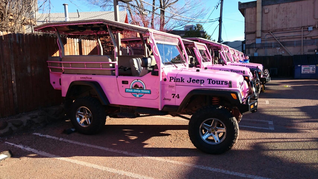 07-pink jeep-73234