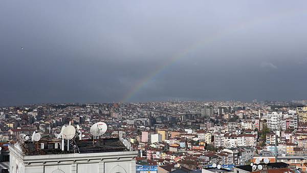 01-Rainbow on the Golden Horn, Istanbul-成寒.JPG