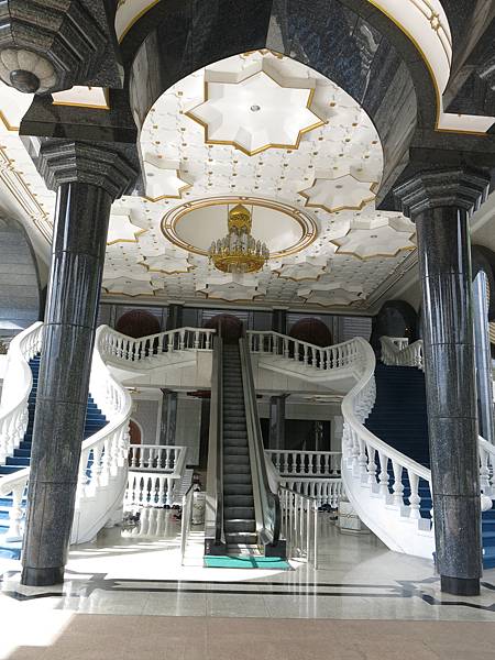 02-好美麗的清真寺，好礙眼的電梯-Jame%5CAsr Hassanil Bolkiah Mosque-Brunei-成寒.JPG