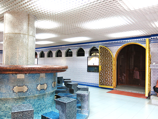 32-Jame%5CAsr Hassanil Bolkiah Mosque-Brunei-成寒-淨水池.JPG.png