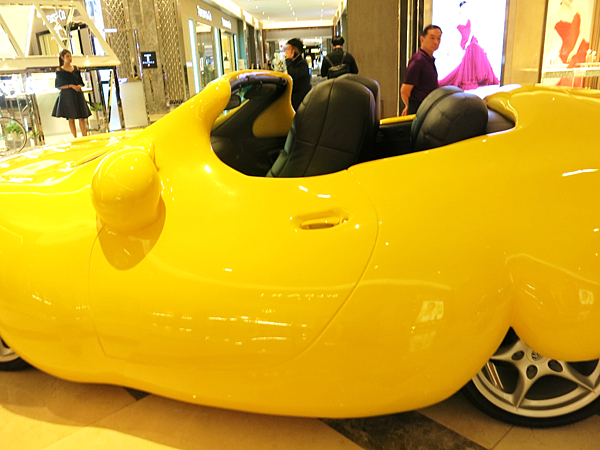 02-Porsche Fat Car by Erwin Wurm.png