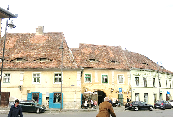 05-Houses with Eyes-Sibiu, Romania-成寒.png