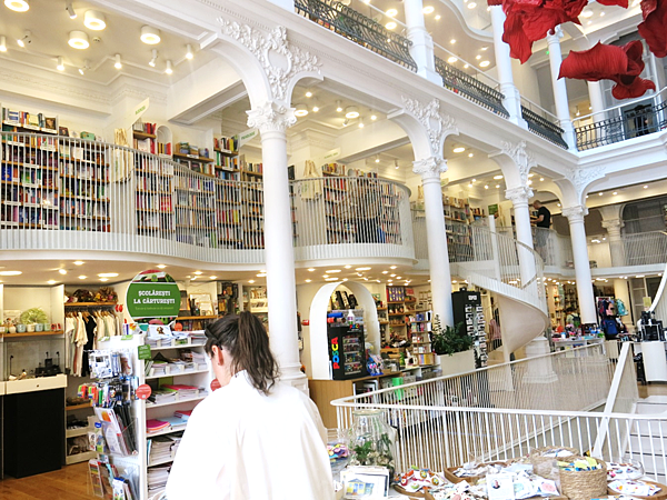 06-Cărturești Carusel bookstore 旋轉木馬之光書店-Bucharest, Romania-布加勒斯特-羅馬尼亞-成寒.png