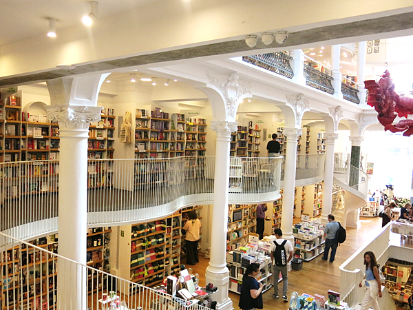 10-Cărturești Carusel bookstore 旋轉木馬之光書店-Bucharest, Romania-布加勒斯特-羅馬尼亞-成寒.png