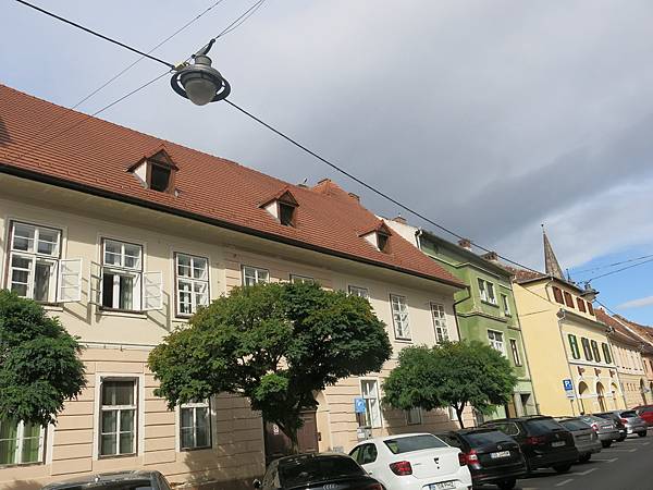 0-11-dormer-Sibiu, Romania-成寒.JPG