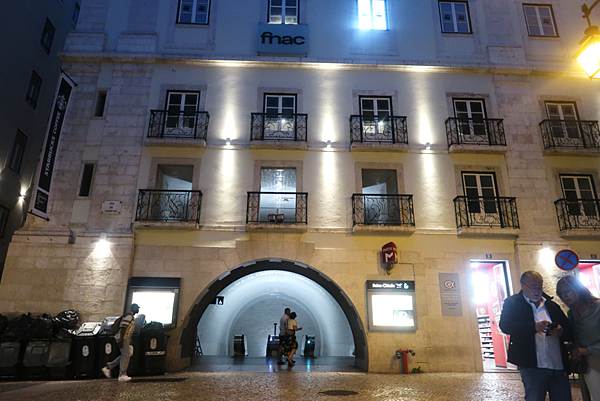 葡萄牙〈里斯本〉04. 商場底下的大坑洞