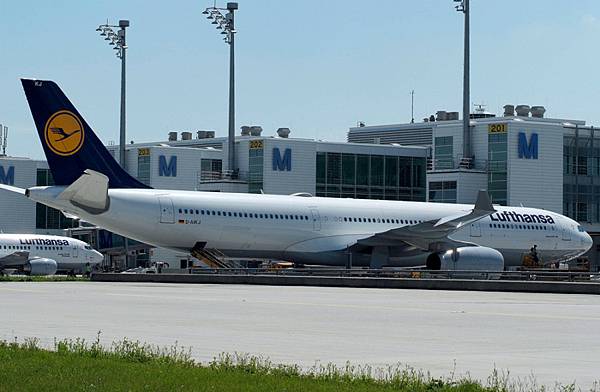 Lufthansa-Airbus-A330-300-at-Munich-Airport-for-web.jpg