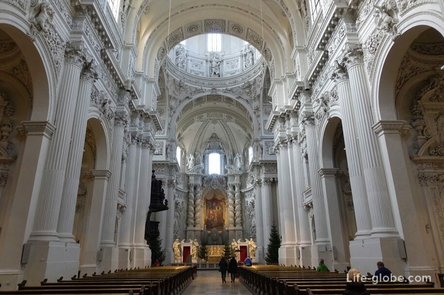 theatinerkirche-munchen.jpg