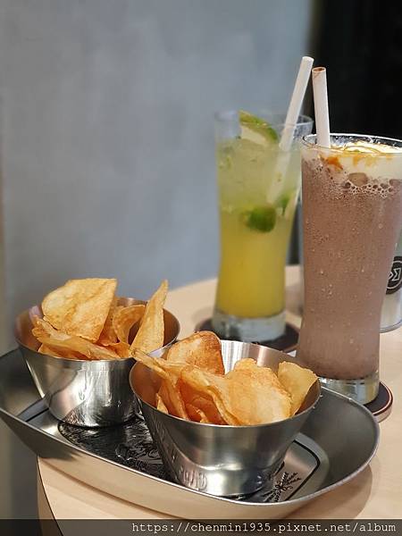 20200526_130817.jpg 20200526_130817.jpg