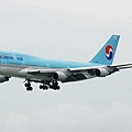 Korean Air B747-4B5M(HL7480)@VHHH_1(2)_20100625.jpg