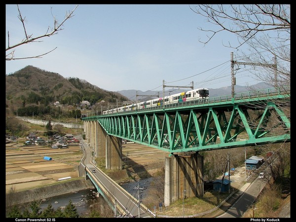 E257系“Azusa”@新桂川橋樑、20060409