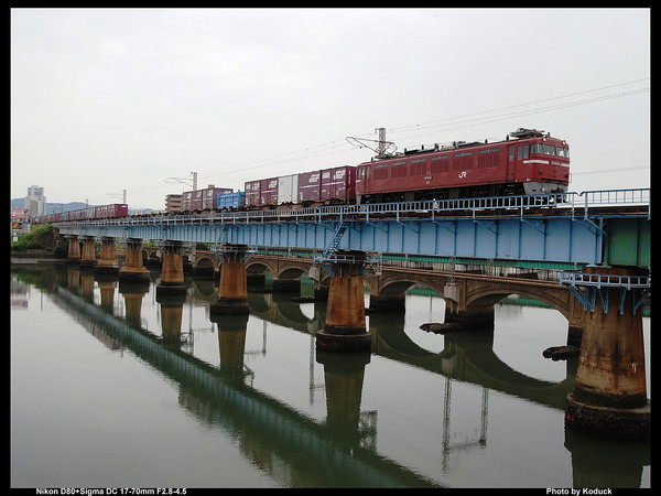 ED76-43(門司機關區)牽引貨列@福岡貨物站外_1_20070616