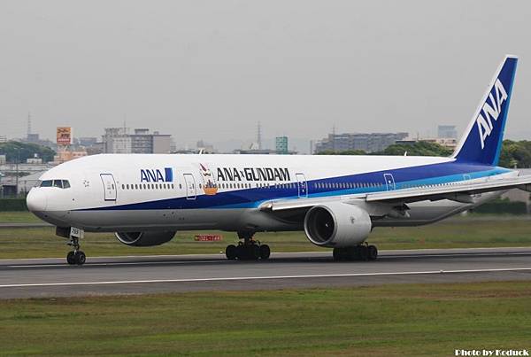 ANA B767-381(JA755A)@Skypark_2(2)_20110516.jpg