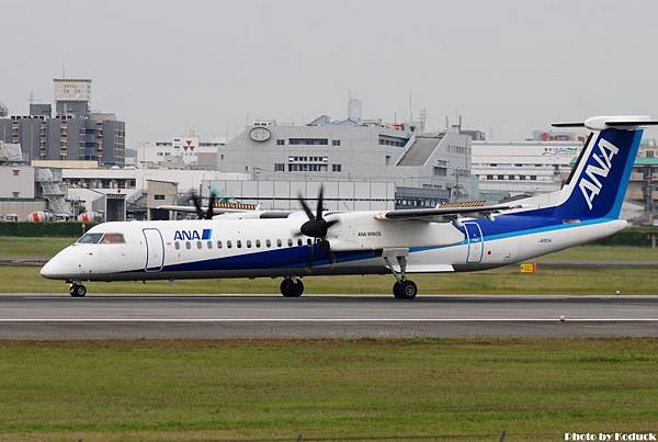 ANA DHC-8-402Q Dash 8(JA853A)@Skypark_1(2)_20110516.jpg