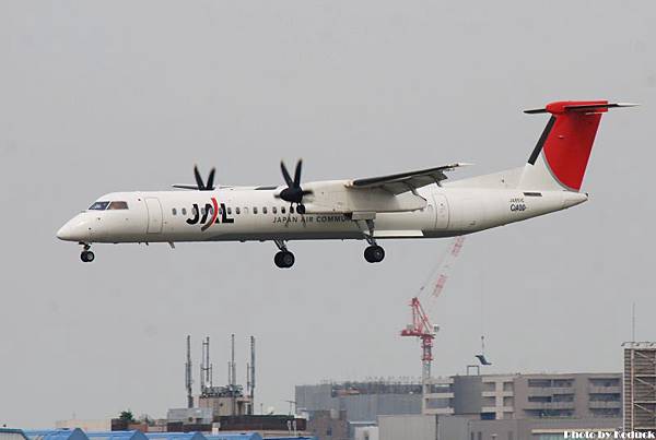 JAC DHC-8-402Q Dash 8(JA851C)@Skypark_1(2)_20110516.jpg