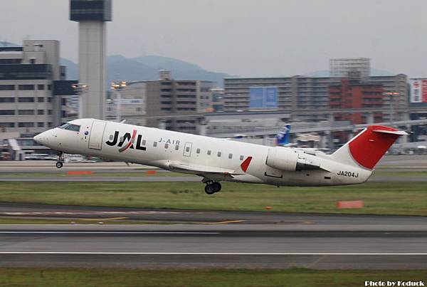 JAL Embraer ERJ-170-100(JA204J)@Skypark_2(2)_20110516.jpg