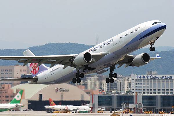 China Airlines A330-302(B-18308)@RCSS_1(2)_20110618.jpg