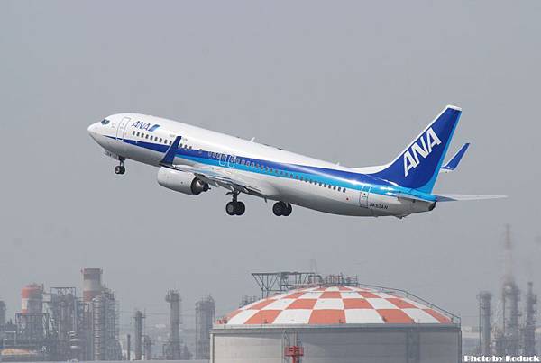 ANA B737-881(WL)(JA53AN)@Haneda_1(2)_20110514.jpg