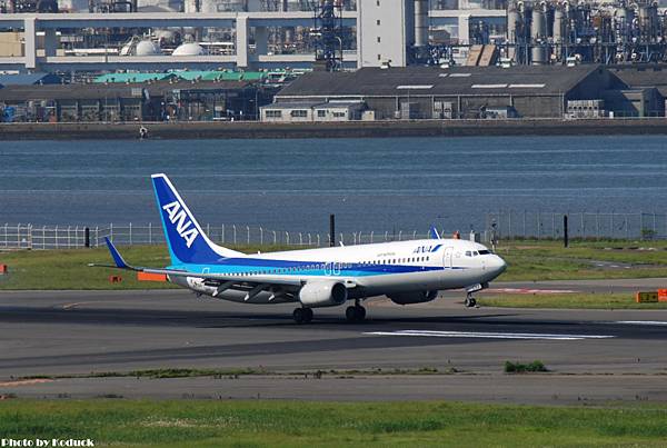 ANA B737-881(WL)(JA57AN)@Haneda_1(2)_20110515.jpg