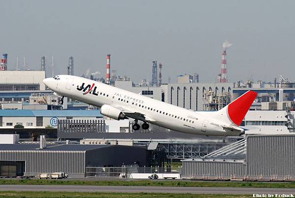 JAL B737-446(JA8995)@Haneda_2(2)_20110515.jpg