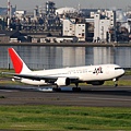 JAL B767-346ER(JA618J)@Haneda_1(2)_20110515.jpg