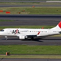 JAL Embraer ERJ-170-100(JA213J)@Haneda_1(2)_20110515.jpg