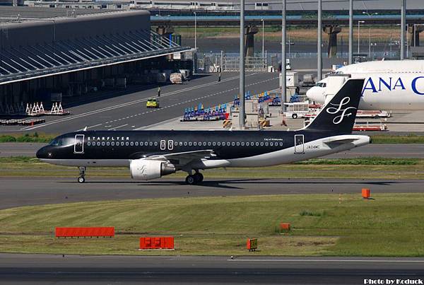 Starflyer A320-214(JA04MC)@Haneda_1(2)_20110515.jpg